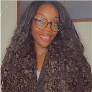 Étudiante en droit qui propose des cours de soutien en français ou en anglais